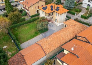 Casa all\'aperto - Casa indipendente Via Bozzoni
 
13, Cairate - foto 28