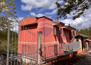 Casa all\'aperto - Semi-detached house Via Malatasca
 
4, Rocca Santo Stefano - photo 1