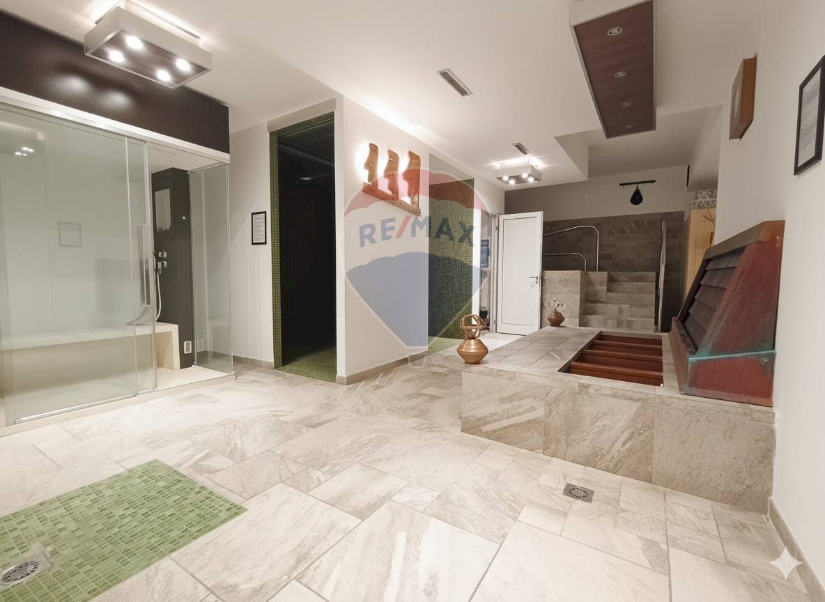 Ricezione / Lobby - Commercial Activity Via per Marilleva
 
59, Mezzana - photo 3