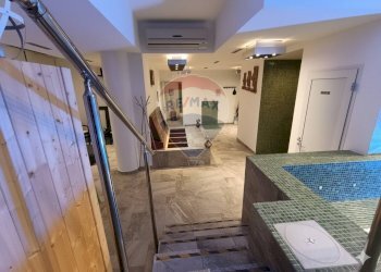Ricezione / Lobby - Commercial Activity Via per Marilleva
 
59, Mezzana - photo 5
