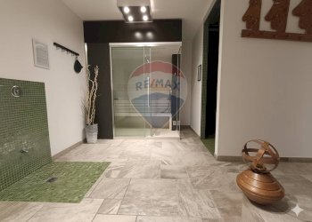 Ricezione / Lobby - Commercial Activity Via per Marilleva
 
59, Mezzana - photo 7