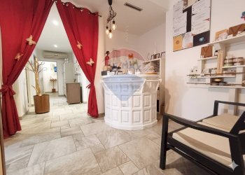 Hall / corridoio - Commercial Activity Via per Marilleva
 
59, Mezzana - photo 10