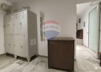 Camera / camera da letto - Commercial Activity Via per Marilleva
 
59, Mezzana - photo 13