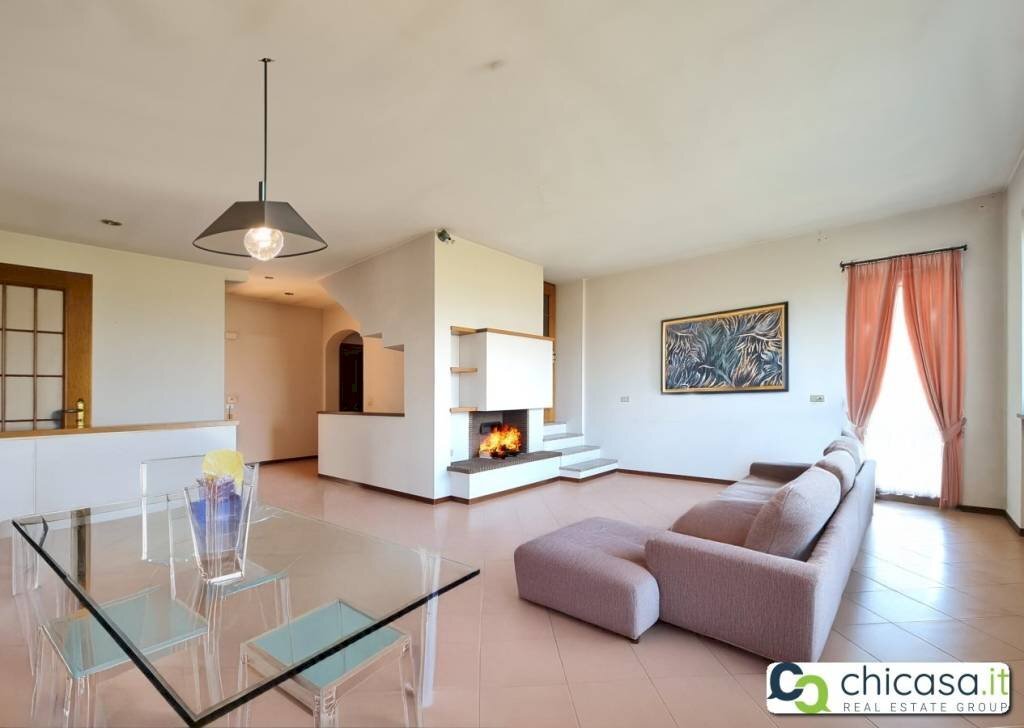 Salone - Villa Località Santo Stefano, Roddi - foto 2