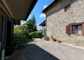 Cortile interno - Rustico Località Langa Leprotto, 3, Olmo Gentile - foto 9