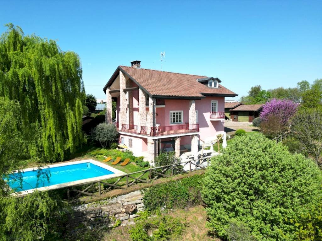 Piscina - Villa strada del Corno, 28, Cherasco - foto 1
