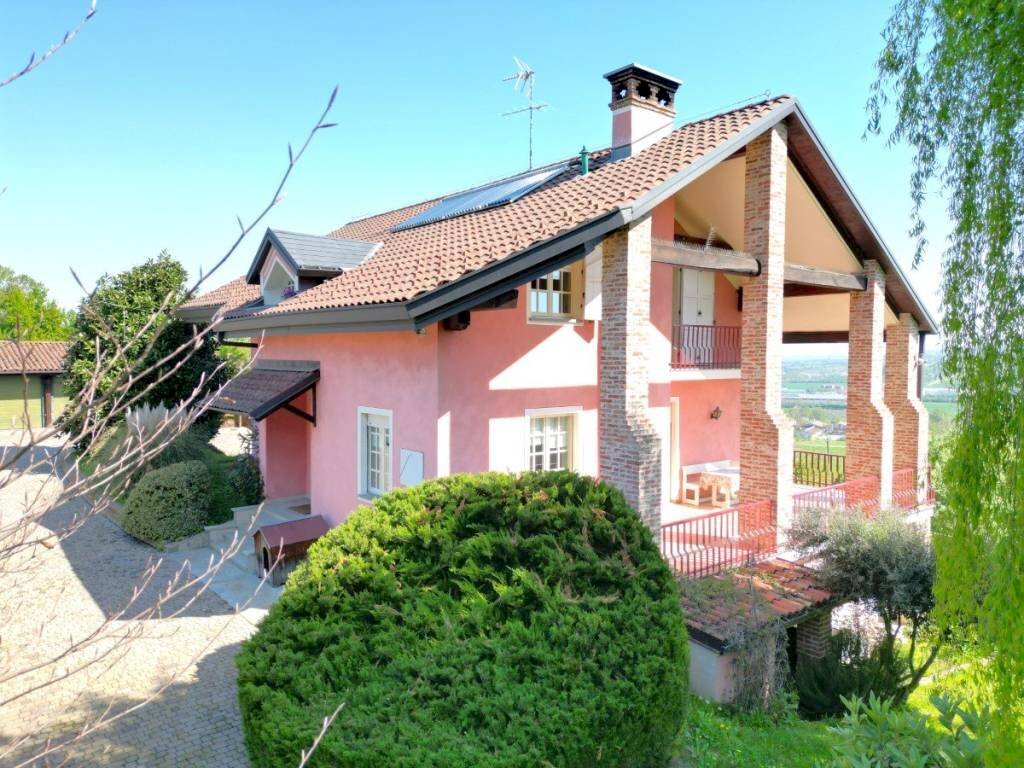 Facciata - Villa strada del Corno, 28, Cherasco - foto 2