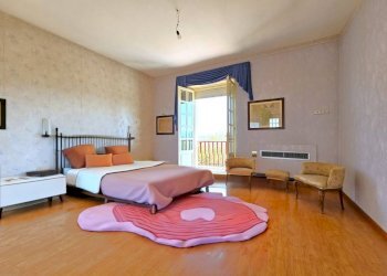 Camera da letto - Villa strada del Corno, 28, Cherasco - foto 12