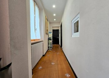 Corridoio - Villa via Renato Vuillermin, Alba - photo 8