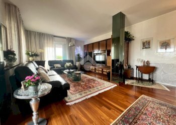 Three-room apartment Via Sciesa, Riccione - photo 11