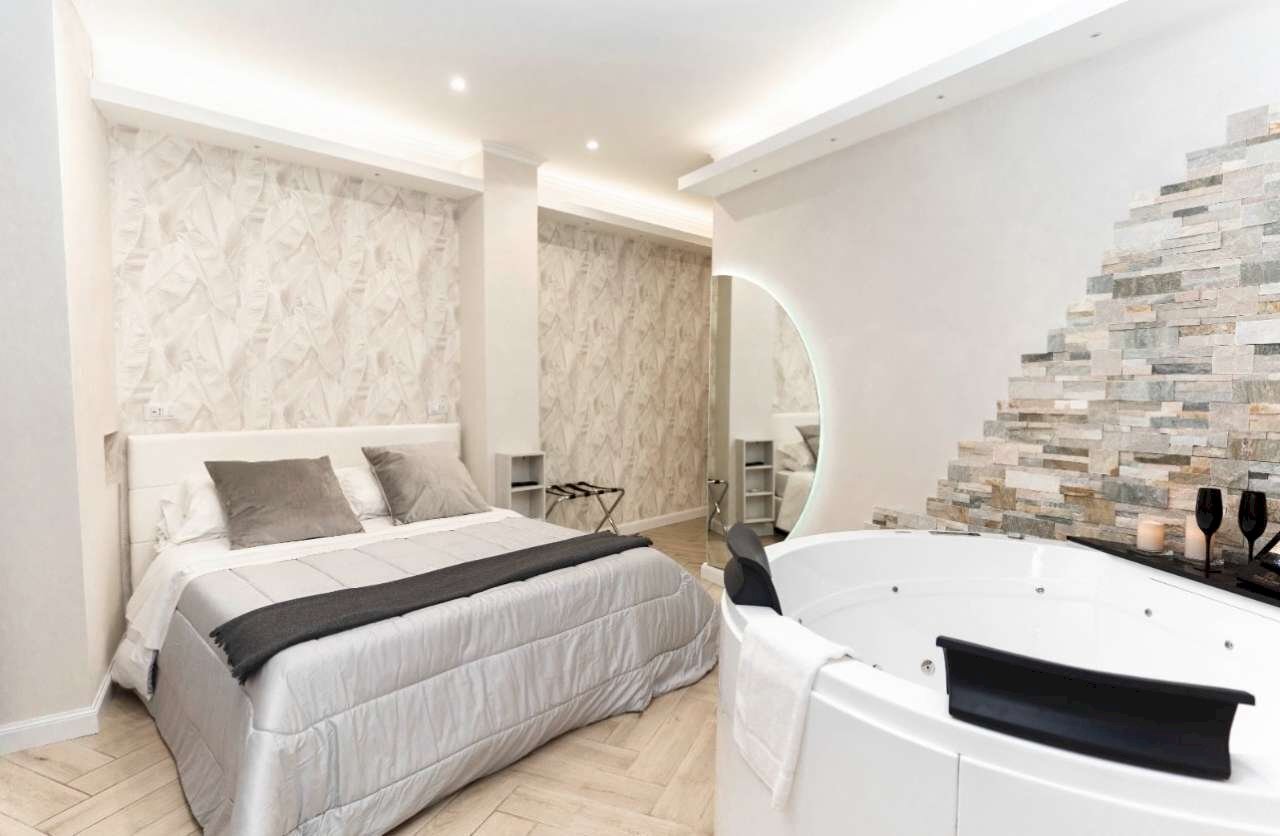 camera da letto - Bed & Breakfast via Merulana, 23, Roma (neighborhood Centro Storico) - photo 1