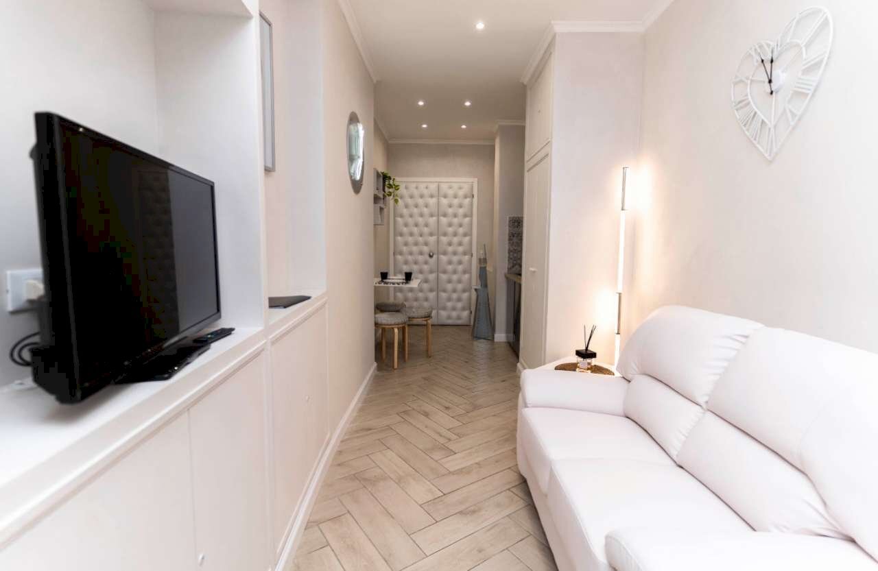 soggiorno - Bed & Breakfast via Merulana, 23, Roma (neighborhood Centro Storico) - photo 2