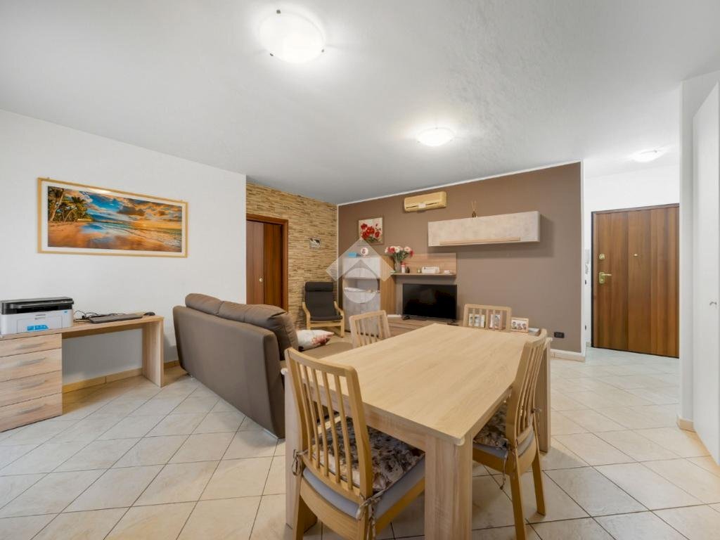 Three-room apartment Via Giovanni Amendola, Reggio nell'Emilia - photo 3