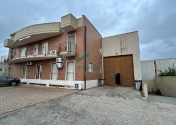 facciata - Locale Commerciale Via dei Vetrai 5, Modugno - foto 1