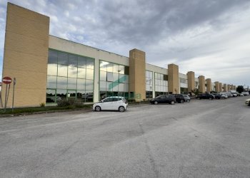 facciata - Locale Commerciale Strada Statale 100 18, Casamassima - foto 1