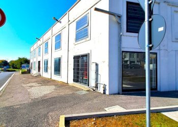 area parcheggio privato.jpg - Cartoleria - Libreria Rovigo - foto 5