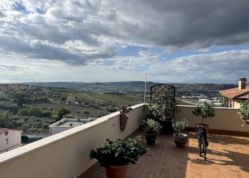 Mansarda Via Antonio Pacinotti, 45, Camerano - foto 3