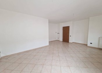 Foto 3 - Quadrilocale Piazza Martiri delle Foibe, Bra - foto 3