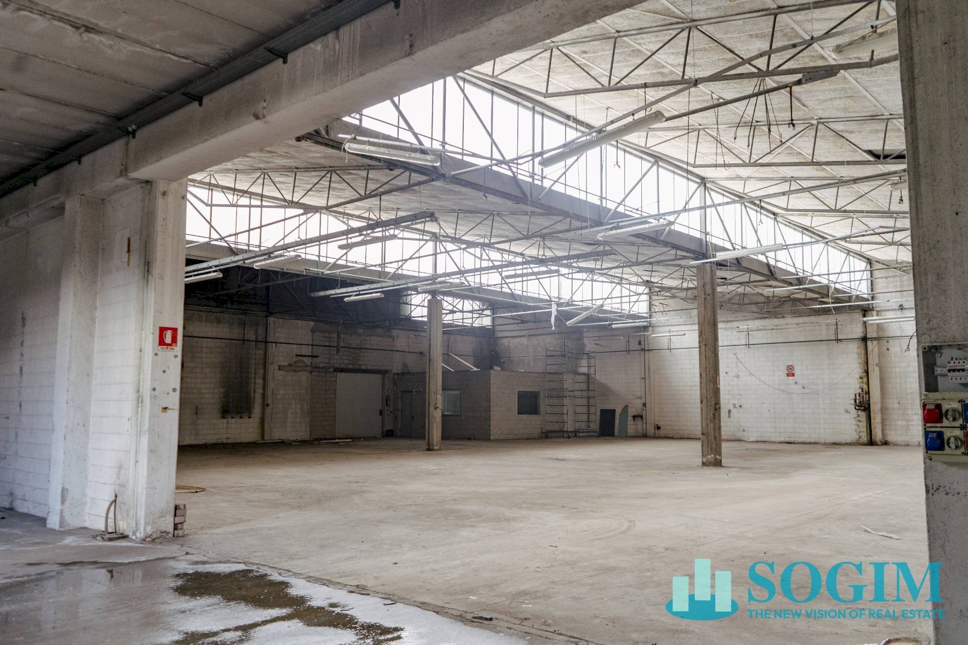 Interno - Capannone Via Morandi
 
21, Saronno - foto 1