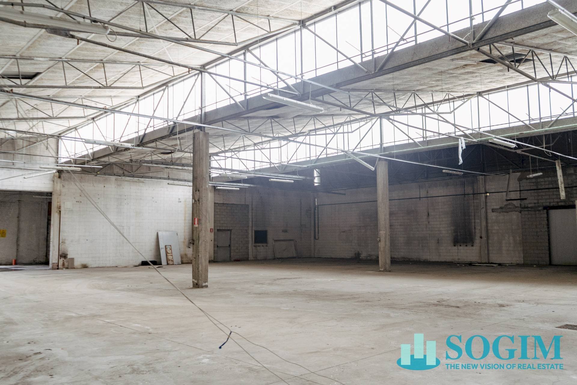 Interno - Capannone Via Morandi
21, Saronno - foto 3