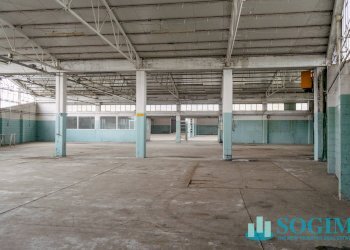 Interno - Capannone Via Morandi
 
21, Saronno - foto 1