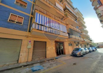 Edificio all\'aperto - Trilocale Via Pietro De Martino
 
7, Casoria - foto 2