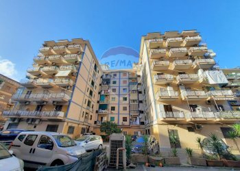 Edificio all\'aperto - Trilocale Via Pietro De Martino
 
7, Casoria - foto 4