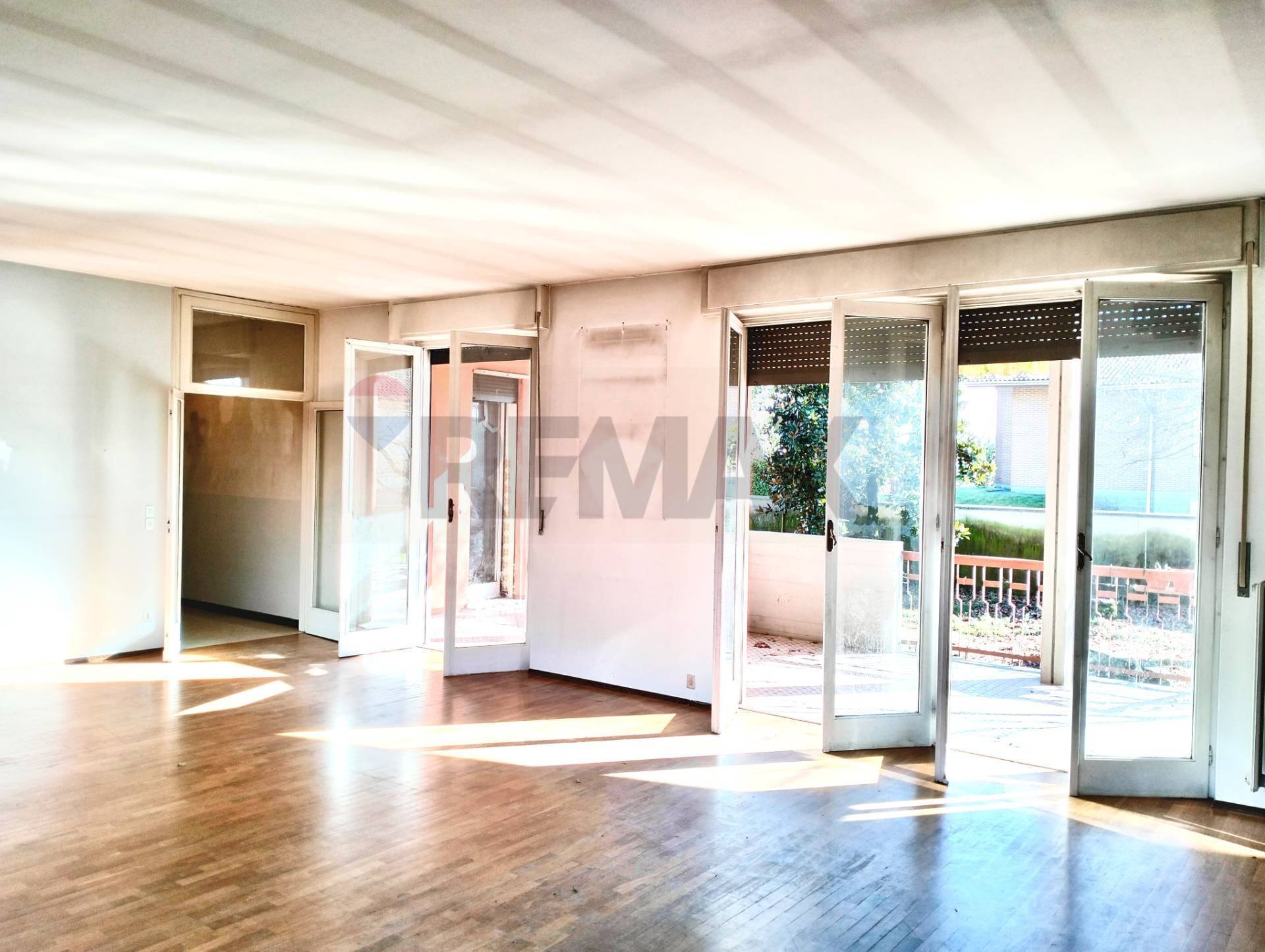 locale living - Villa via IV Novembre
 
11 - 9, Benna - foto 2