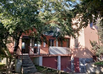 Edificio all\'aperto - Villa via IV Novembre
 
11 - 9, Benna - foto 7