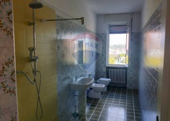 Bagno con doccia - Villa via IV Novembre
 
11 - 9, Benna - foto 20