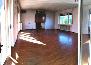 locale living - Villa via IV Novembre
 
11 - 9, Benna - foto 15