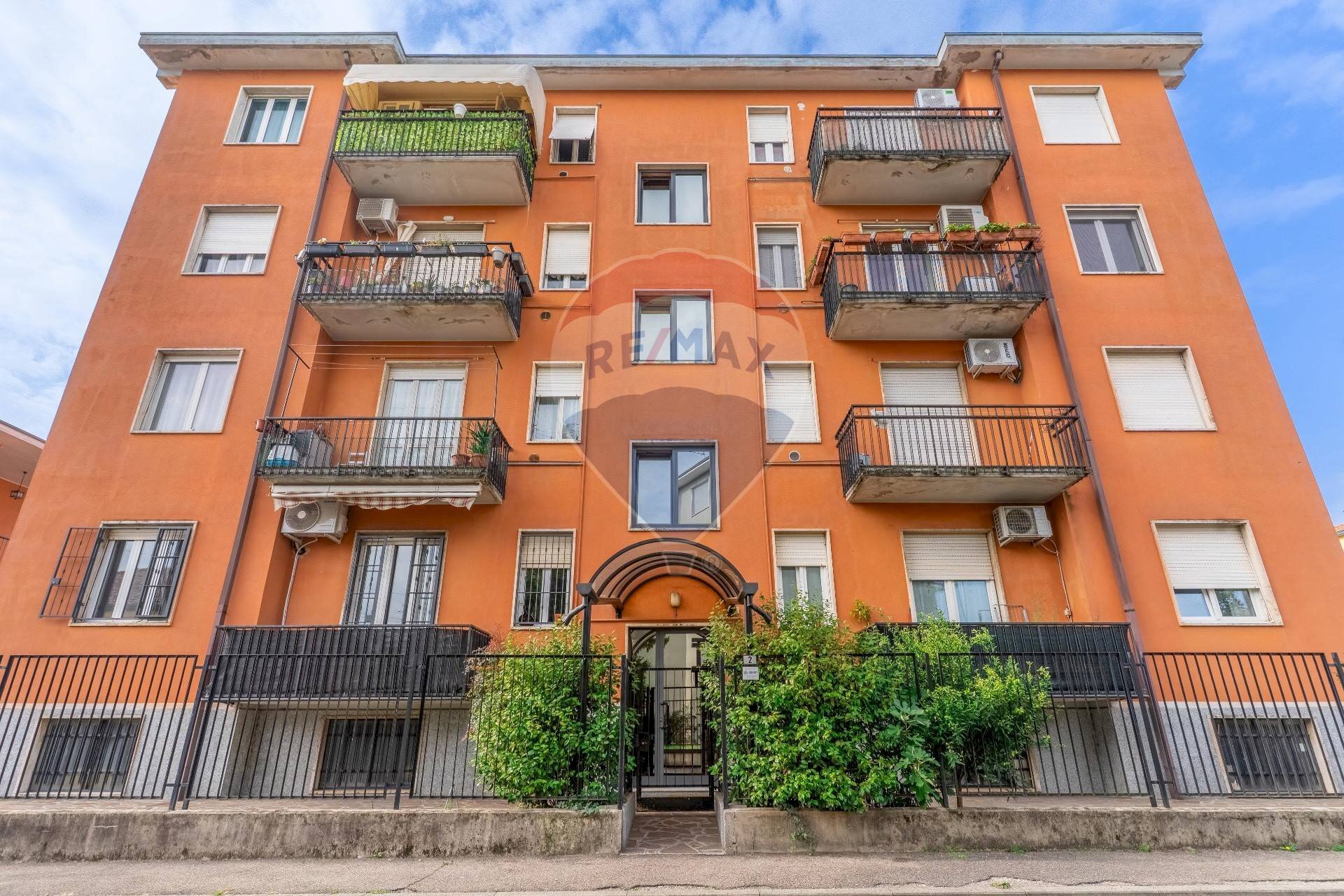 Edificio all\'aperto - Trilocale via San Carlo
 
2, Vanzago - foto 2