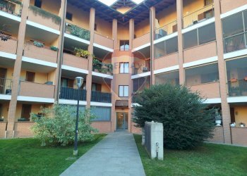 Edificio all\'aperto - Trilocale Via Madonna
 
61, San Martino Siccomario - foto 9