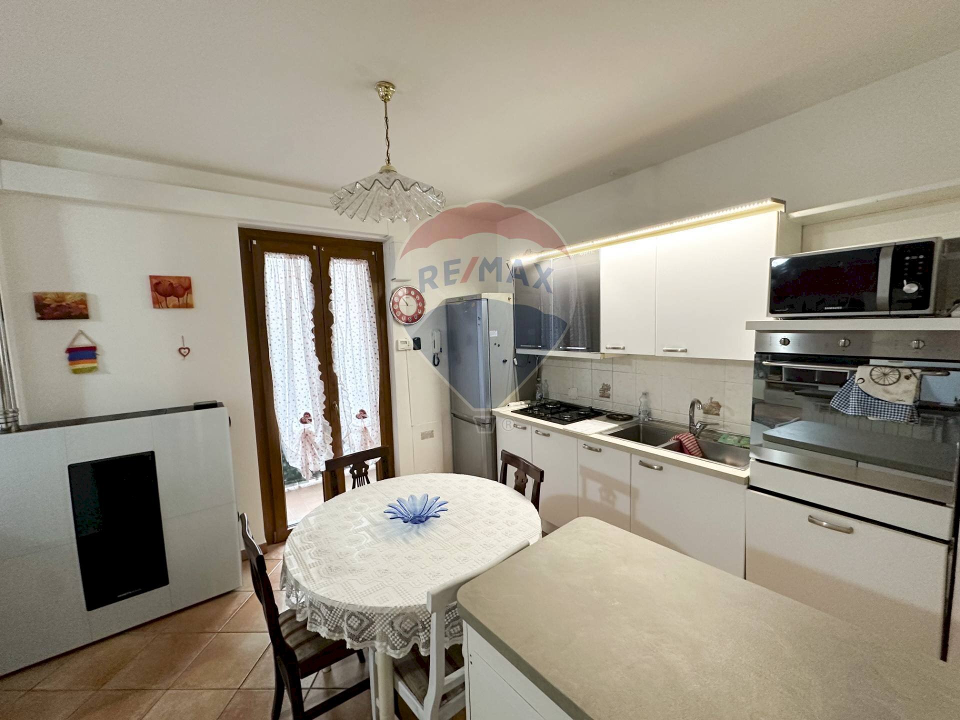 Cucina - Casa semi indipendente Via San Pietro
 
15, Luino - foto 3