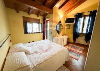 Camera / camera da letto - Casa semi indipendente Via San Pietro
 
15, Luino - foto 8