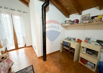 Camera / camera da letto - Casa semi indipendente Via San Pietro
 
15, Luino - foto 10