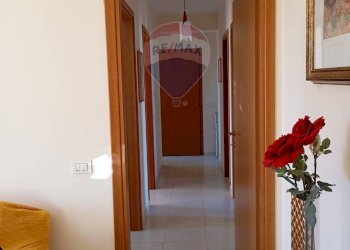 Hall / corridoio - Quadrilocale Via Cristoforo Colombo
 
10, Caltagirone - foto 11