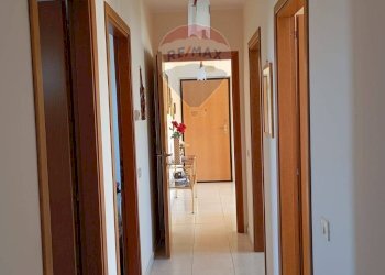 Hall / corridoio - Quadrilocale Via Cristoforo Colombo
 
10, Caltagirone - foto 13