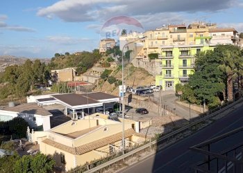 Edificio all\'aperto - Quadrilocale Via Cristoforo Colombo
 
10, Caltagirone - foto 25