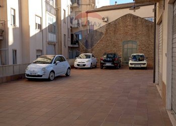 Edificio all\'aperto - Quadrilocale Via Cristoforo Colombo
 
10, Caltagirone - foto 27