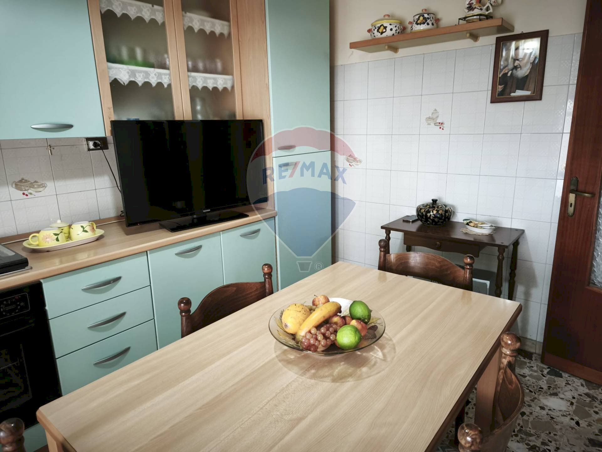 Sala da pranzo - Quadrilocale Via Giuseppe De Felice
5, Aci Sant'Antonio - foto 2