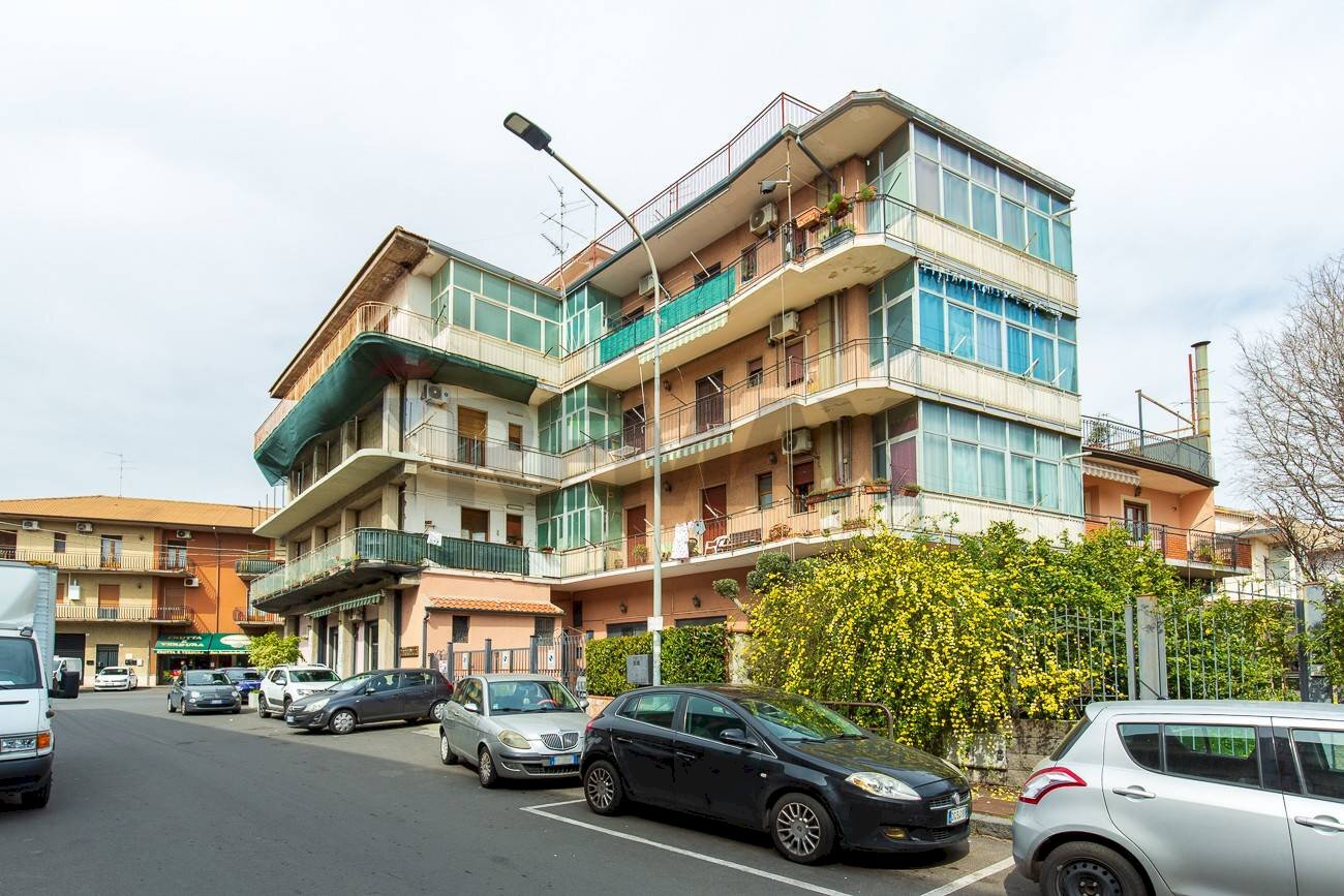 Edificio all\'aperto - Quadrilocale Via Giuseppe De Felice
 
5, Aci Sant'Antonio - foto 1