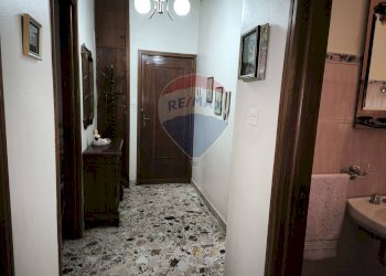 Hall / corridoio - Quadrilocale Via Giuseppe De Felice
 
5, Aci Sant'Antonio - foto 7