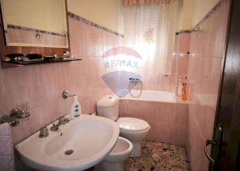 Bagno - Quadrilocale Via Giuseppe De Felice
 
5, Aci Sant'Antonio - foto 12