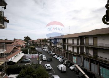 Edificio all\'aperto - Quadrilocale Via Giuseppe De Felice
 
5, Aci Sant'Antonio - foto 16