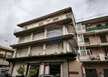 Edificio all\'aperto - Quadrilocale Via Giuseppe De Felice
 
5, Aci Sant'Antonio - foto 23