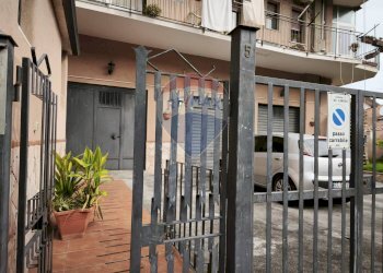 Edificio all\'aperto - Quadrilocale Via Giuseppe De Felice
 
5, Aci Sant'Antonio - foto 25