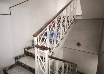 Scale - Quadrilocale Via Giuseppe De Felice
 
5, Aci Sant'Antonio - foto 30