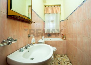 Bagno - Quadrilocale Via Giuseppe De Felice
 
5, Aci Sant'Antonio - foto 13