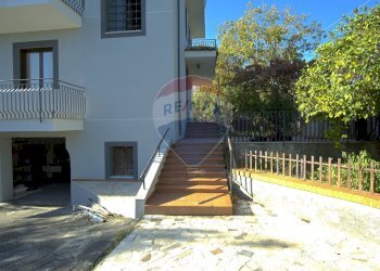 Casa all\'aperto - Villa Via Goffredo Mameli
 
44, Mascalucia - foto 2